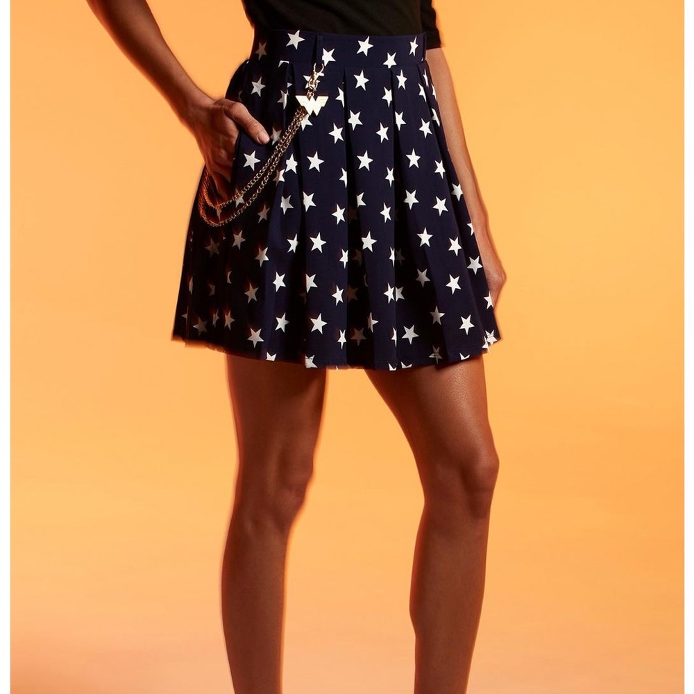Wonder Woman Hot Topic Skirt